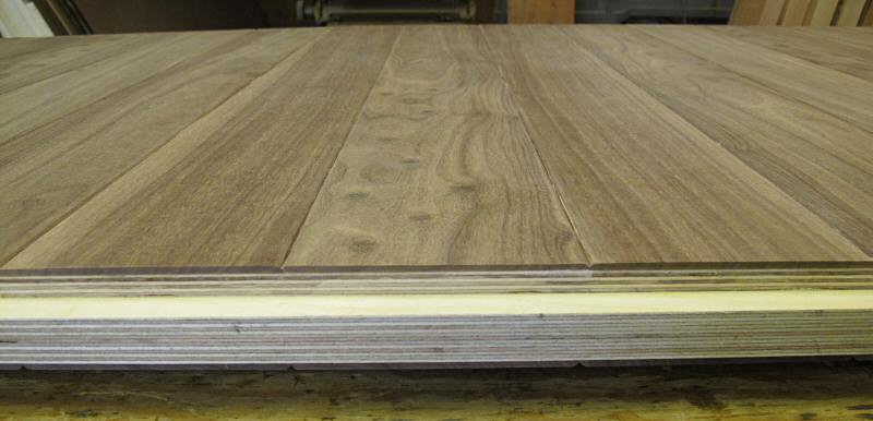 horizontal walnut veneer panel
